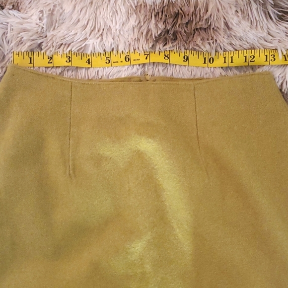 Young Americans Skirt size 7 Junior oliver color 42% Wool Very good condition - Picture 9 of 11